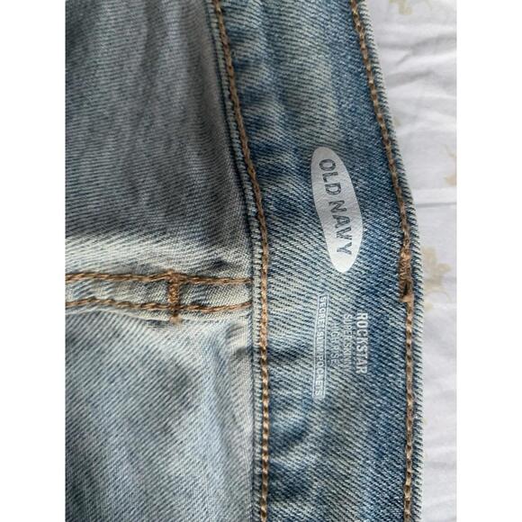 Button-Fly Light Wash Denim Jeans - Picture 3 of 6